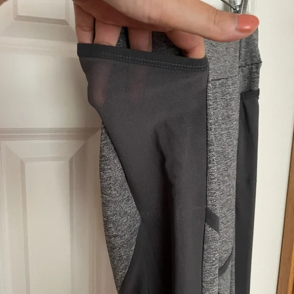 Gymshark Grey Mesh Back Leggings Size Large - Picture 6 of 9
